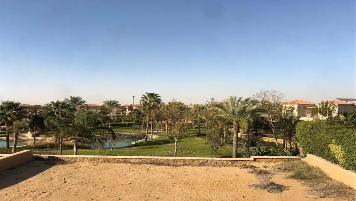 Luxurious Villa with Private Pool and Garden in the Heart of the City