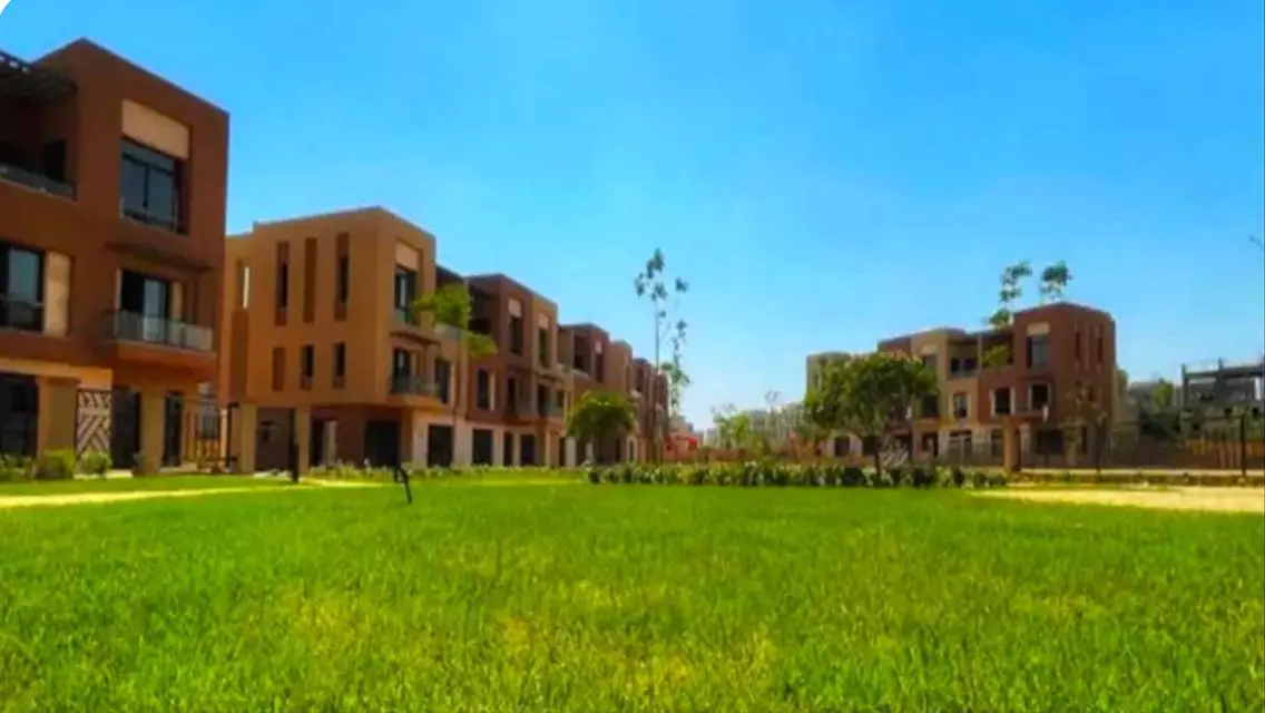 فيلا فاخرة للبيع بمساحة واسعة