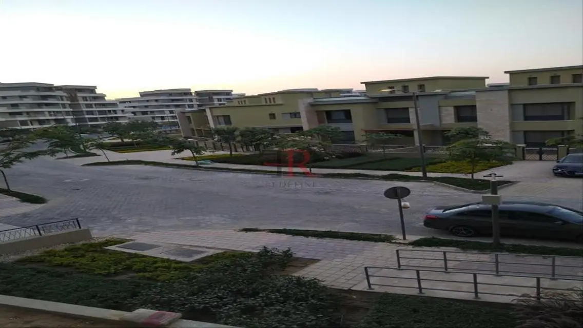 شقة فاخرة للبيع بمساحة واسعة