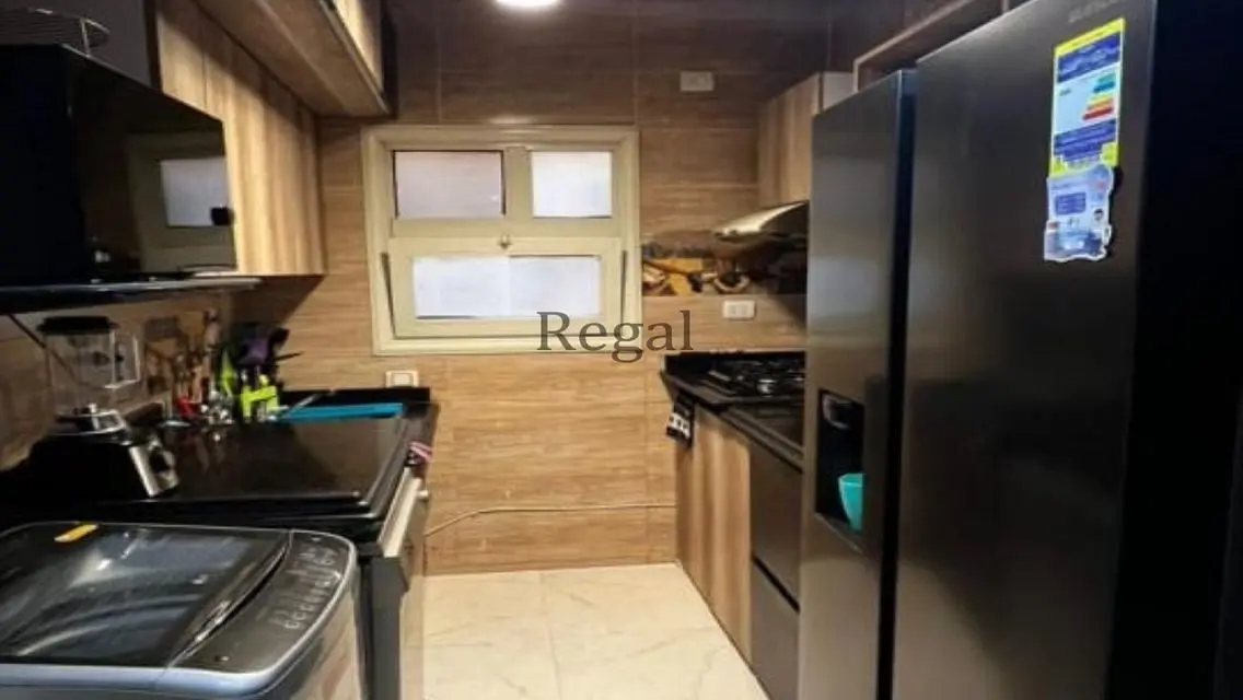 Luxurious 3-Bedroom Apartment in Strip-1