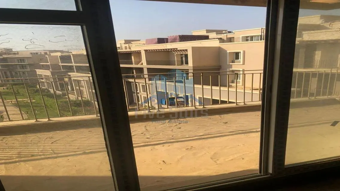 Luxury New Apartment with Balcony and Private Garden