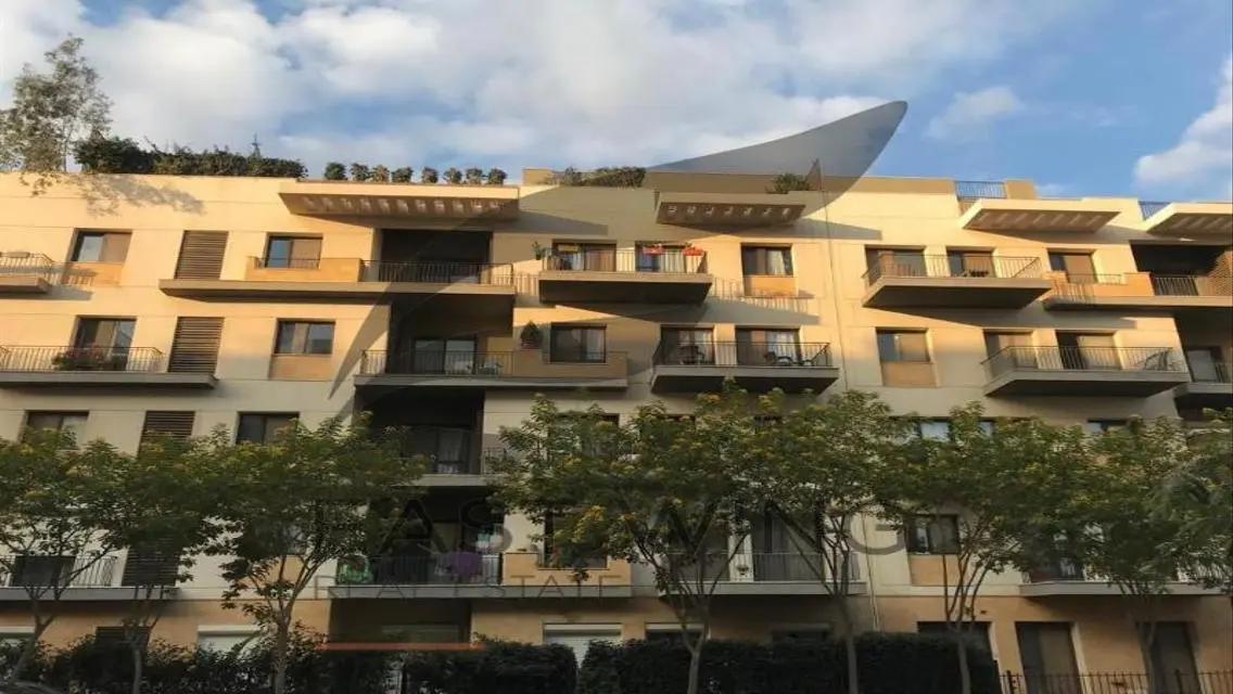 Luxury Four-Bedroom Apartment in Prime Location