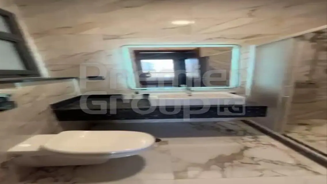 Stunning Apartment with Great Amenities in the City Center