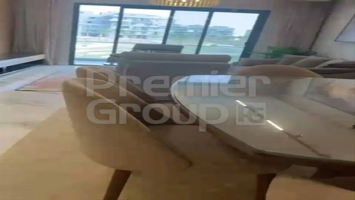 Stunning Apartment with Great Amenities in the City Center