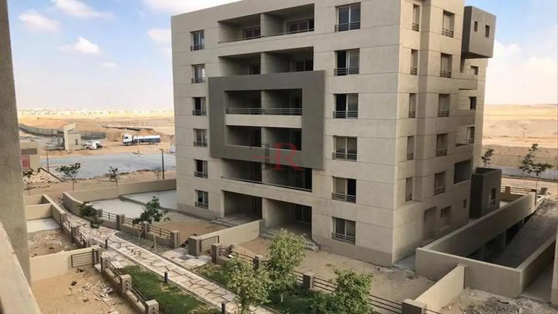 شقة رائعة للبيع بمساحة كبيرة