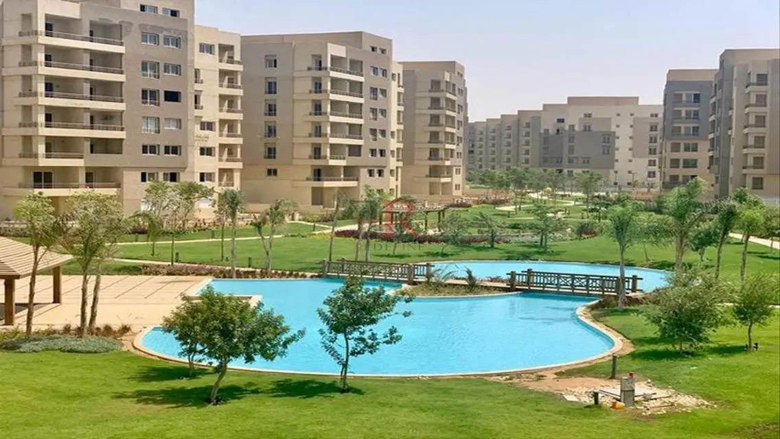 شقة رائعة للبيع بمساحة كبيرة