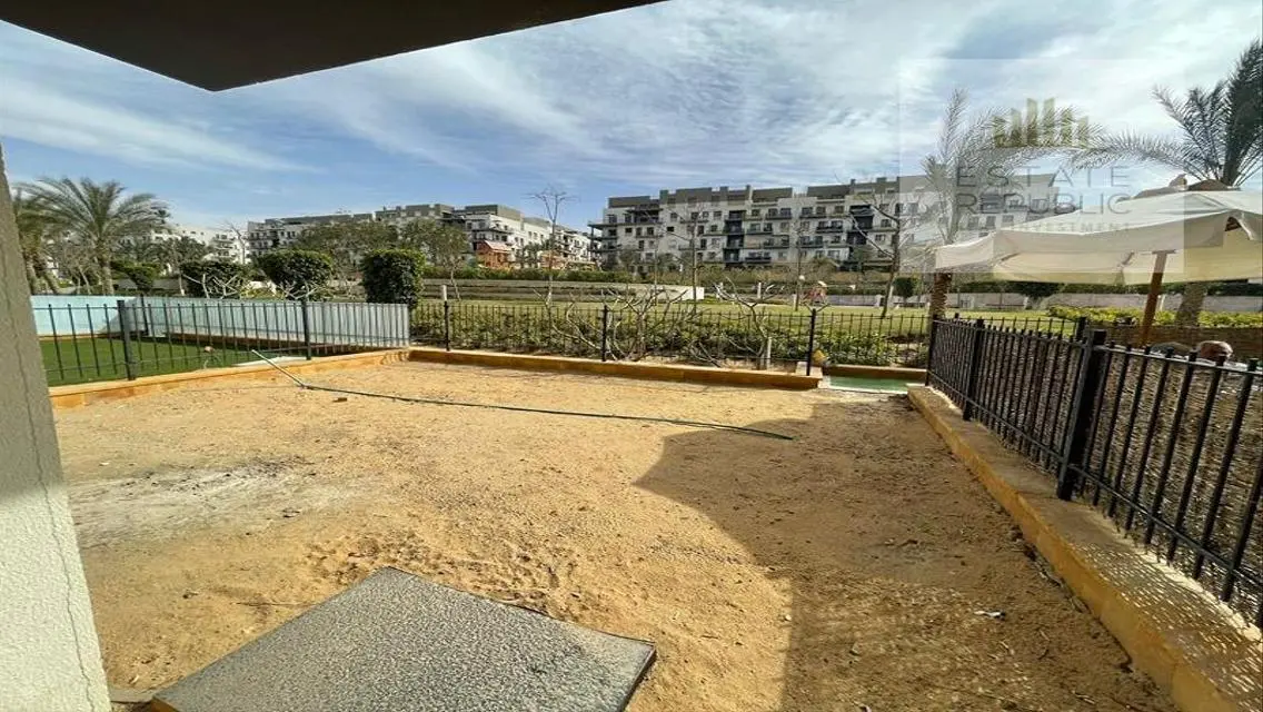 Luxury Apartment with Comprehensive Amenities for Sale