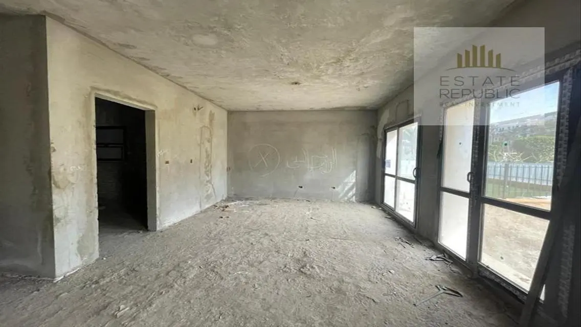 Luxury Apartment with Comprehensive Amenities for Sale