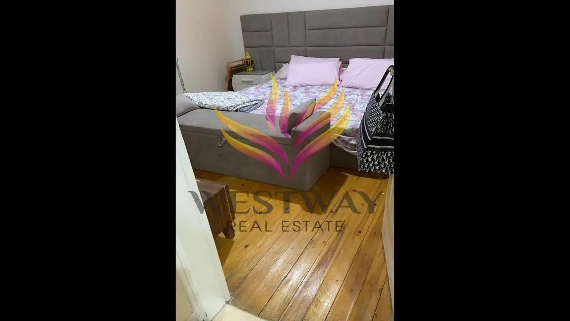 شقة واسعة بمساحة 150 متر للبيع