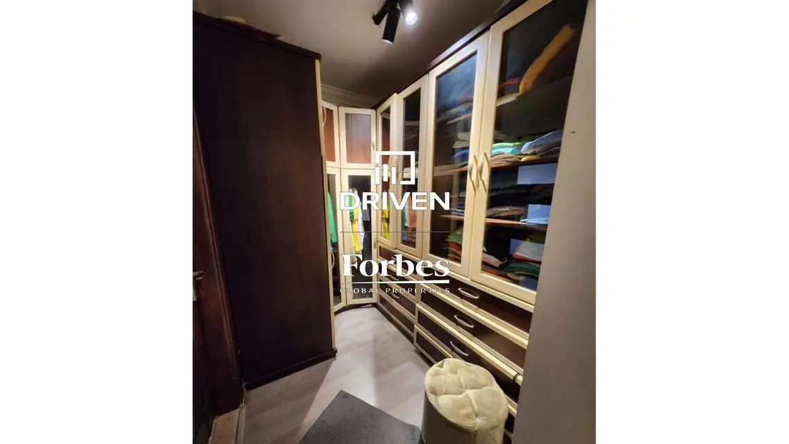 Luxury Apartment for Sale in the Heart of the City