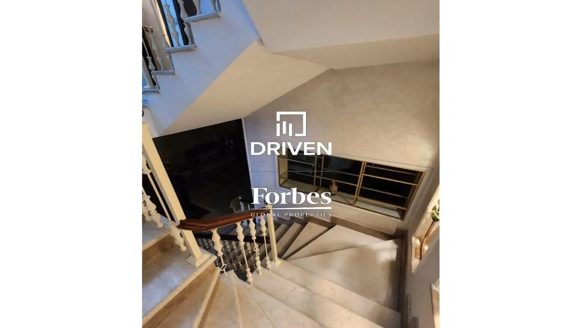 Luxury Apartment for Sale in the Heart of the City