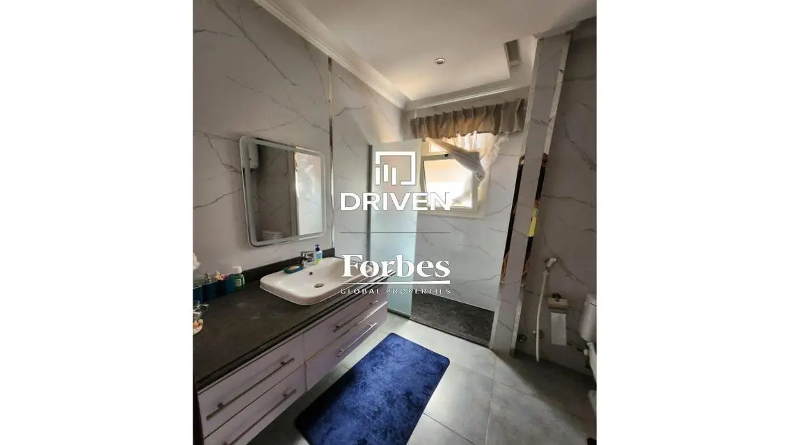 Luxury Apartment for Sale in the Heart of the City