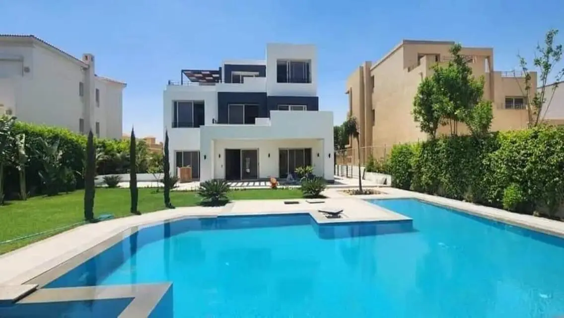 Stunning Golf Views in Palm Hills