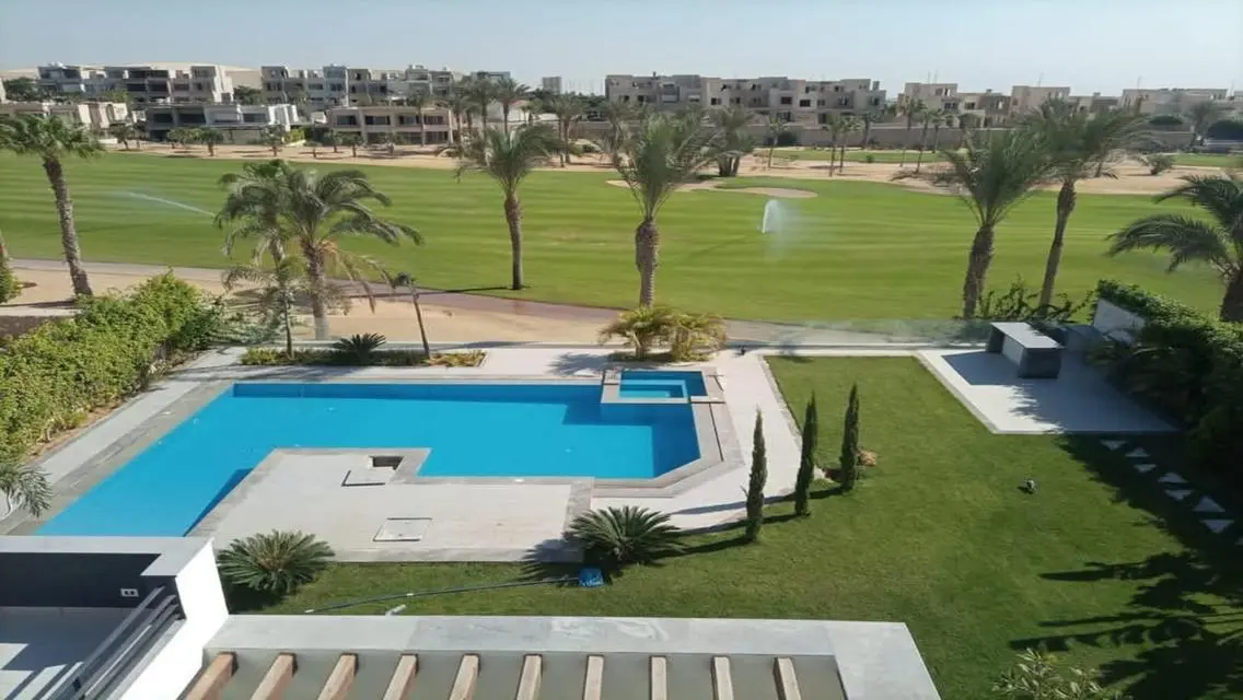 Stunning Golf Views in Palm Hills