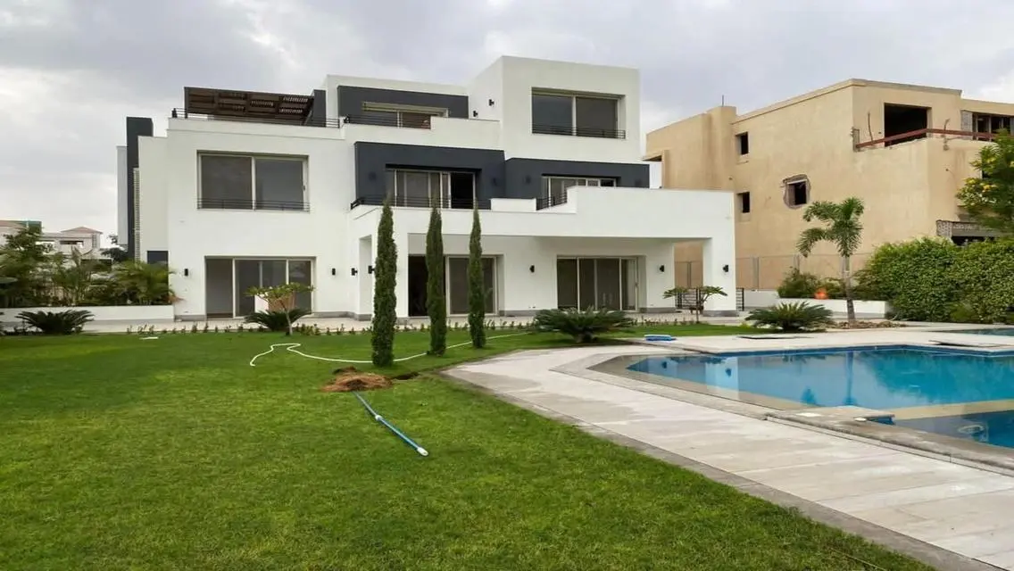 Stunning Golf Views in Palm Hills