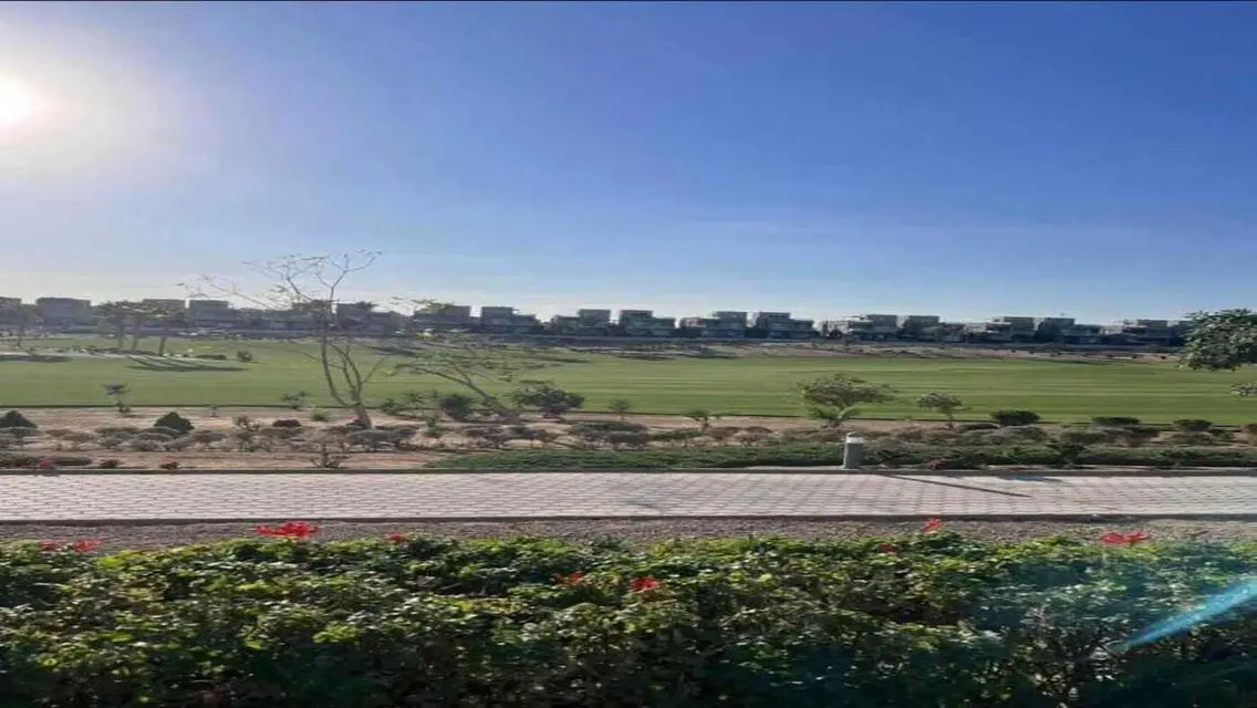 Stunning Golf Views in Palm Hills