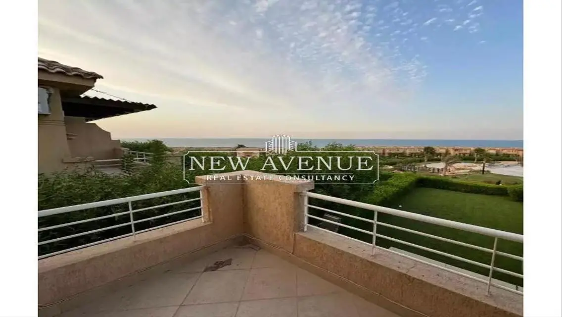 Luxurious Apartment with Spacious Design and Stunning Views