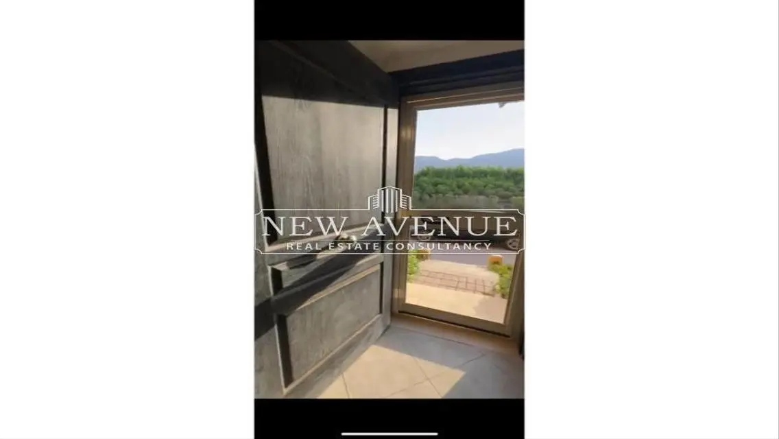 Luxurious Apartment with Spacious Design and Stunning Views