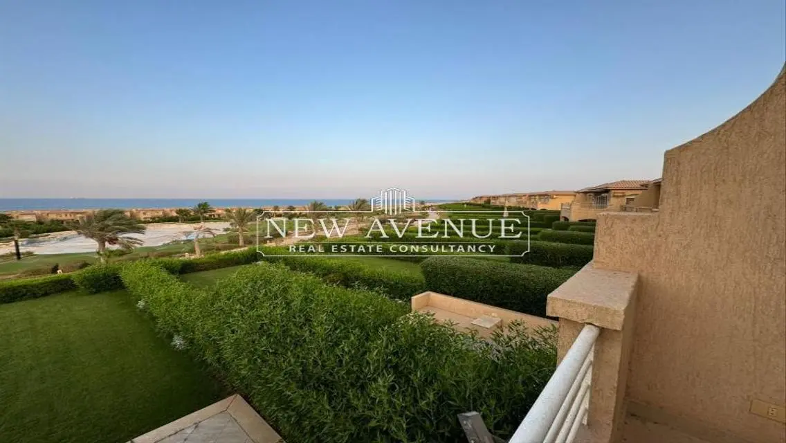 Luxurious Apartment with Spacious Design and Stunning Views
