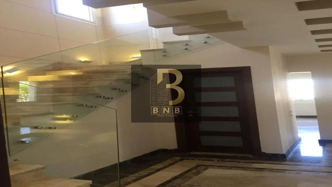 Luxurious Apartment for Sale with Stunning Lake Views