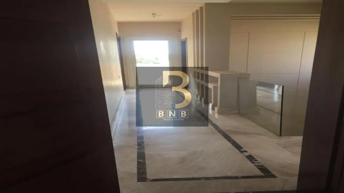 Luxurious Apartment for Sale with Stunning Lake Views