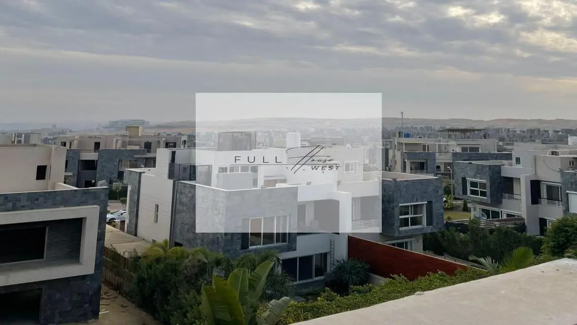 فيلا فاخرة بمساحة واسعة وإطلالات رائعة