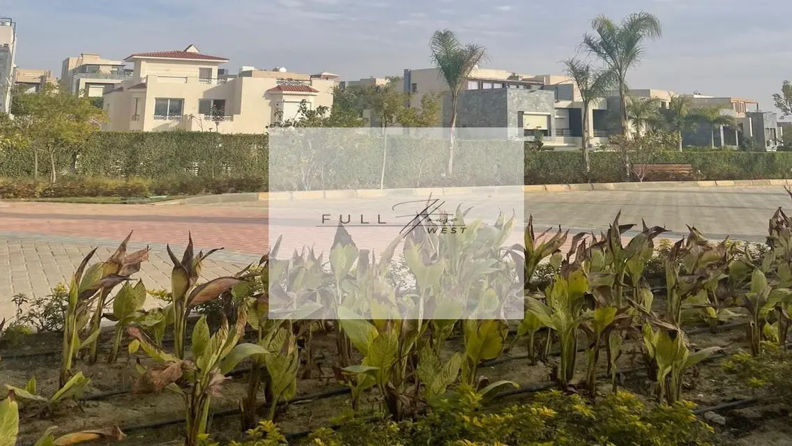 فيلا فاخرة بمساحة واسعة وإطلالات رائعة