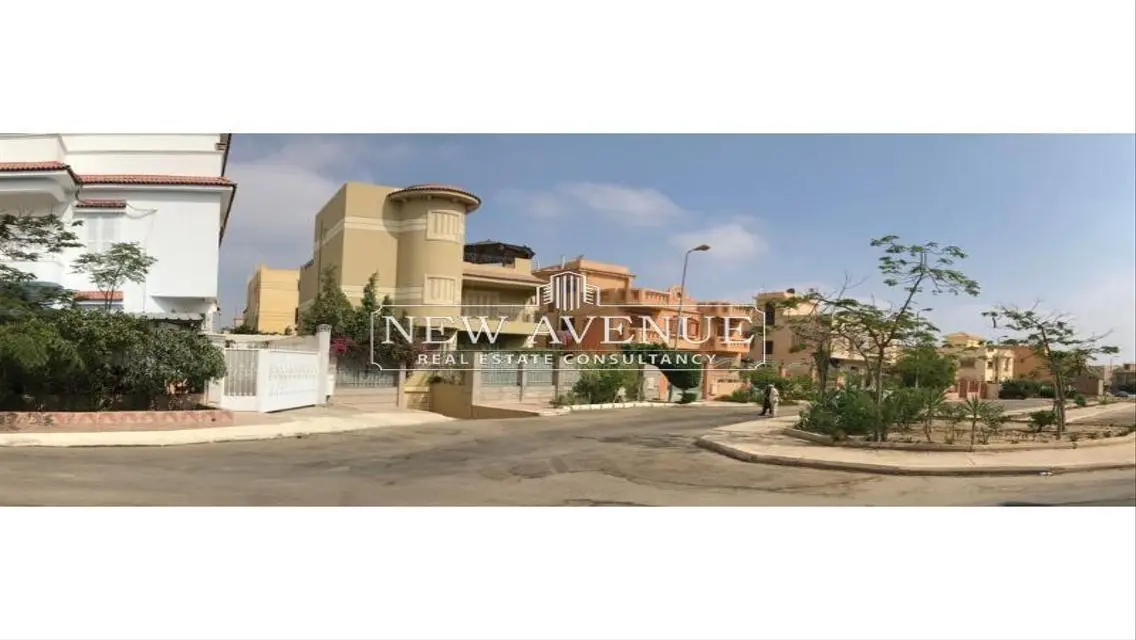 شقة فاخرة للبيع مطلة على معلم رئيسي