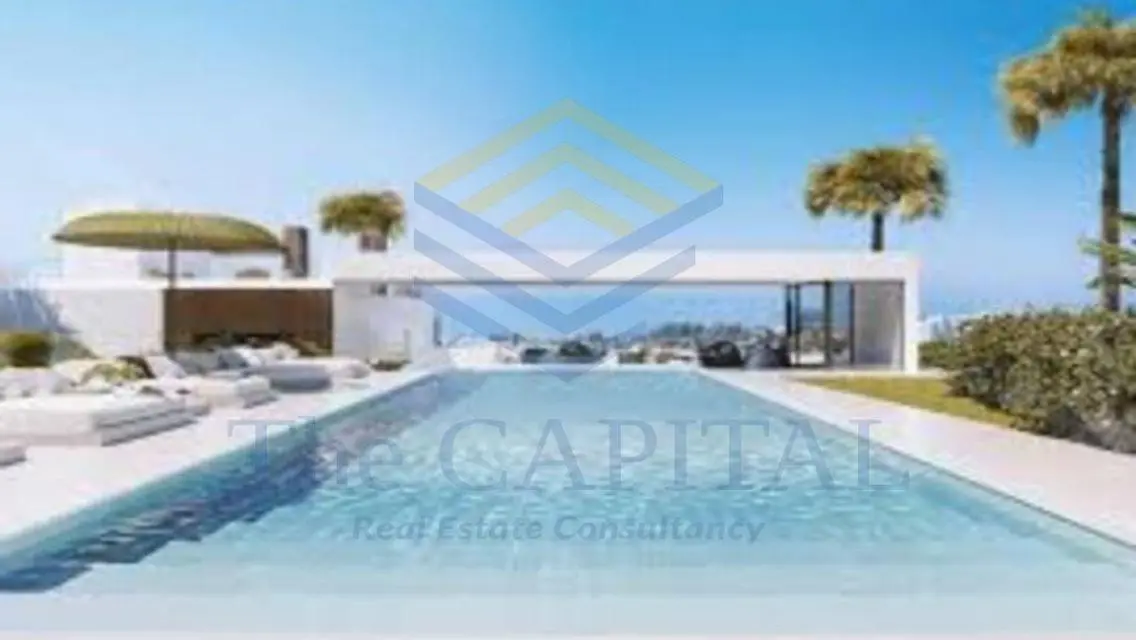 Luxury Apartment Overlooking Lakes with Private Pool