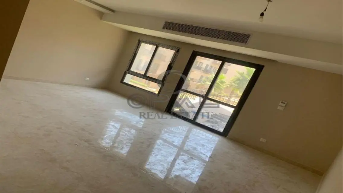Apartment for Rent in Courtyard Beverly Hills