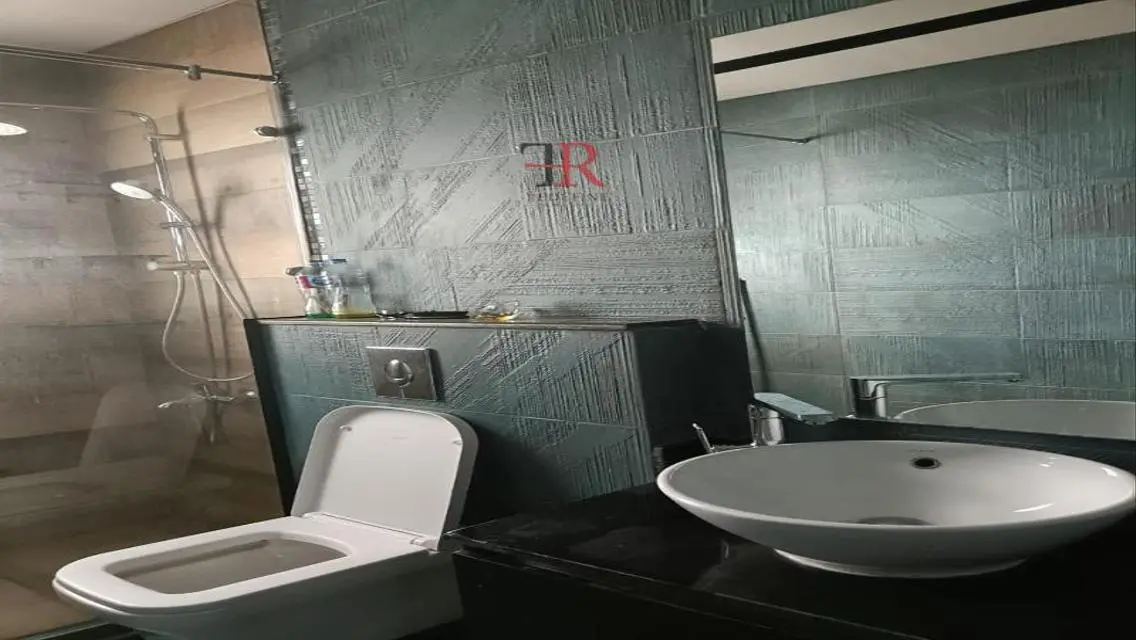 Luxury 3-Bedroom Apartment in Eastown with Stunning Views
