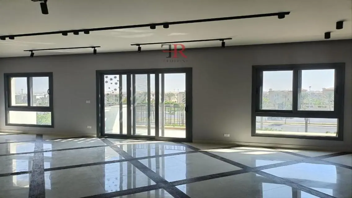 Luxury 3-Bedroom Apartment in Eastown with Stunning Views