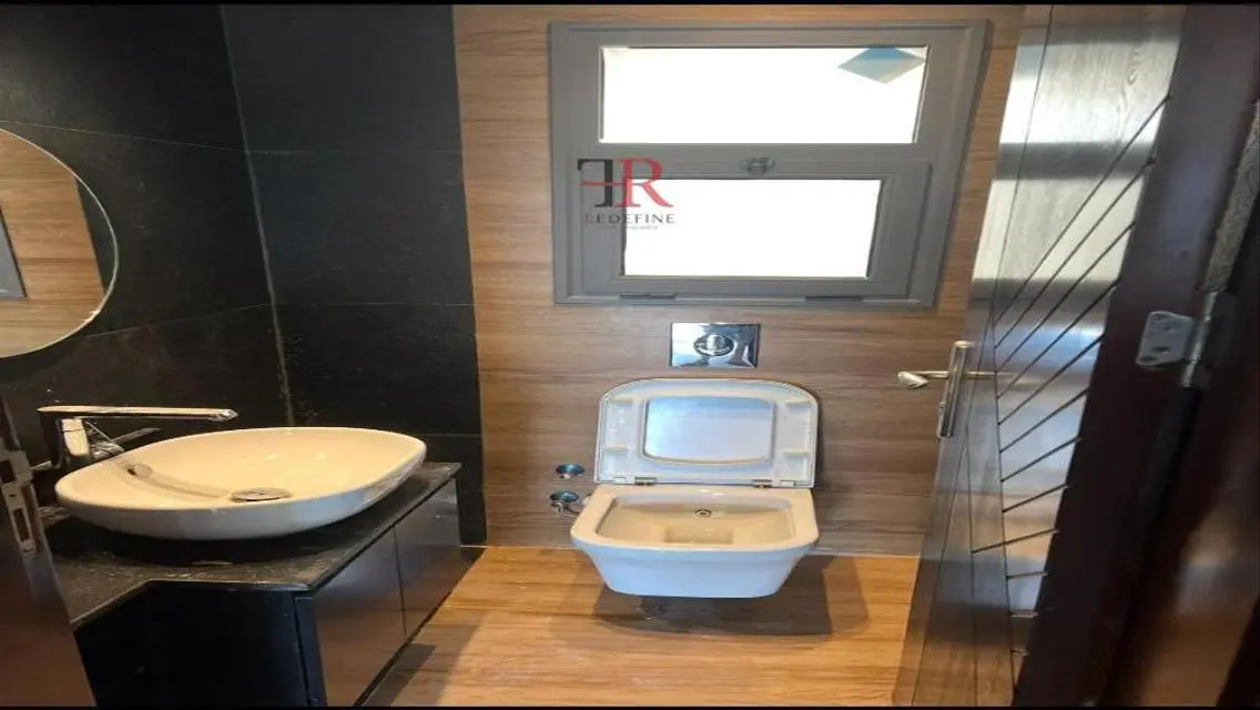 Luxury 3-Bedroom Apartment in Eastown with Stunning Views