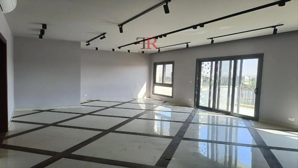 Luxury 3-Bedroom Apartment in Eastown with Stunning Views