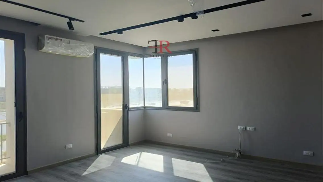 Luxury 3-Bedroom Apartment in Eastown with Stunning Views