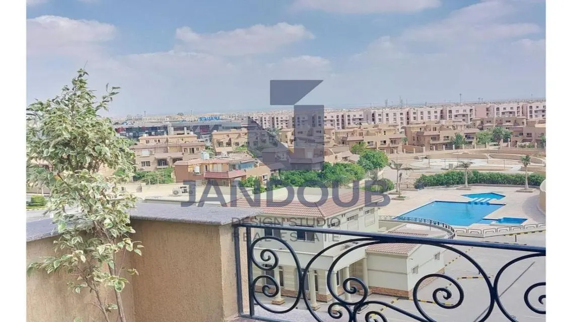 شقة مميزة للبيع بإطلالة رائعة