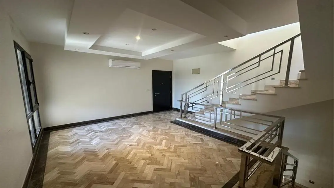 شقة مميزة مع حمام سباحة وإطلالة على البحيرات