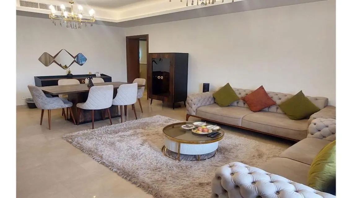 Luxurious Apartment with Balcony and Shared Pool
