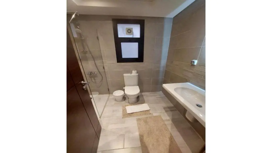 Luxurious Apartment with Balcony and Shared Pool