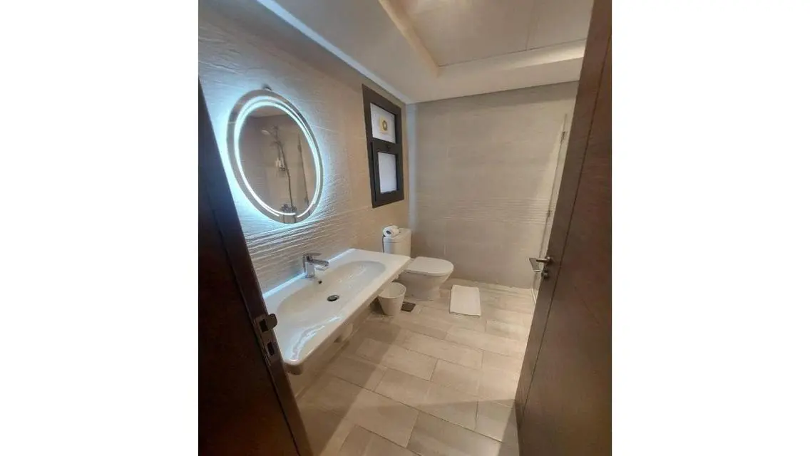 Luxurious Apartment with Balcony and Shared Pool