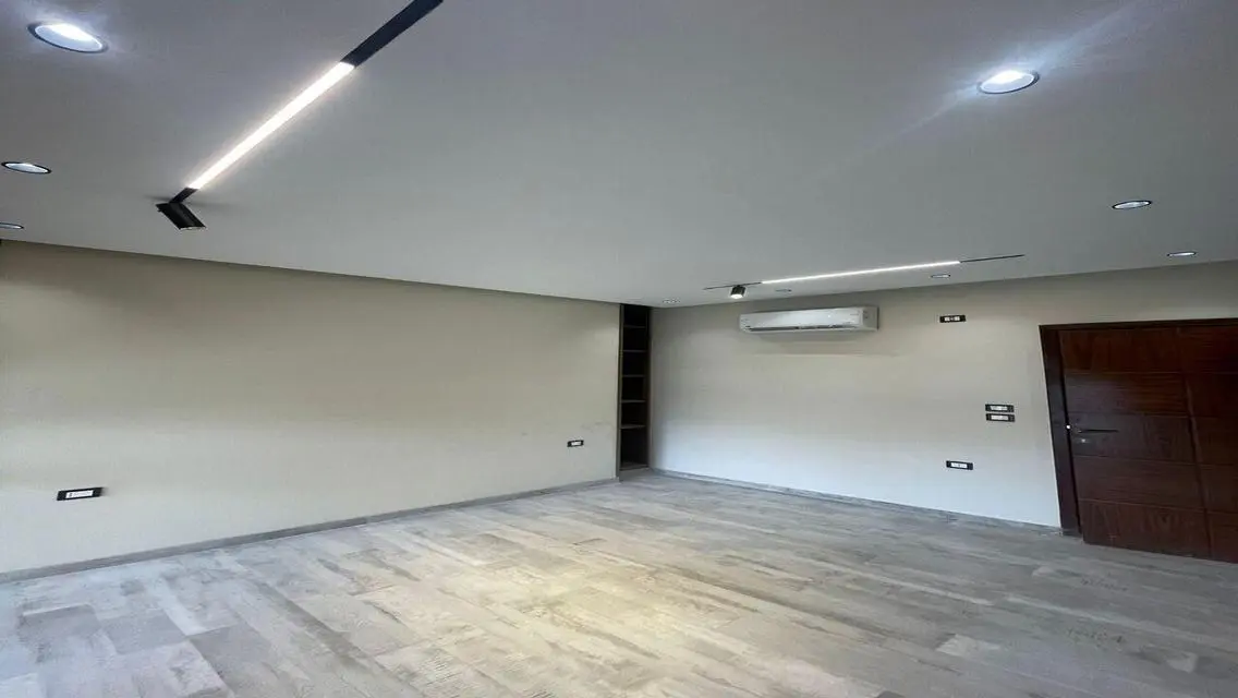 Property for Sale - 318 sq meters