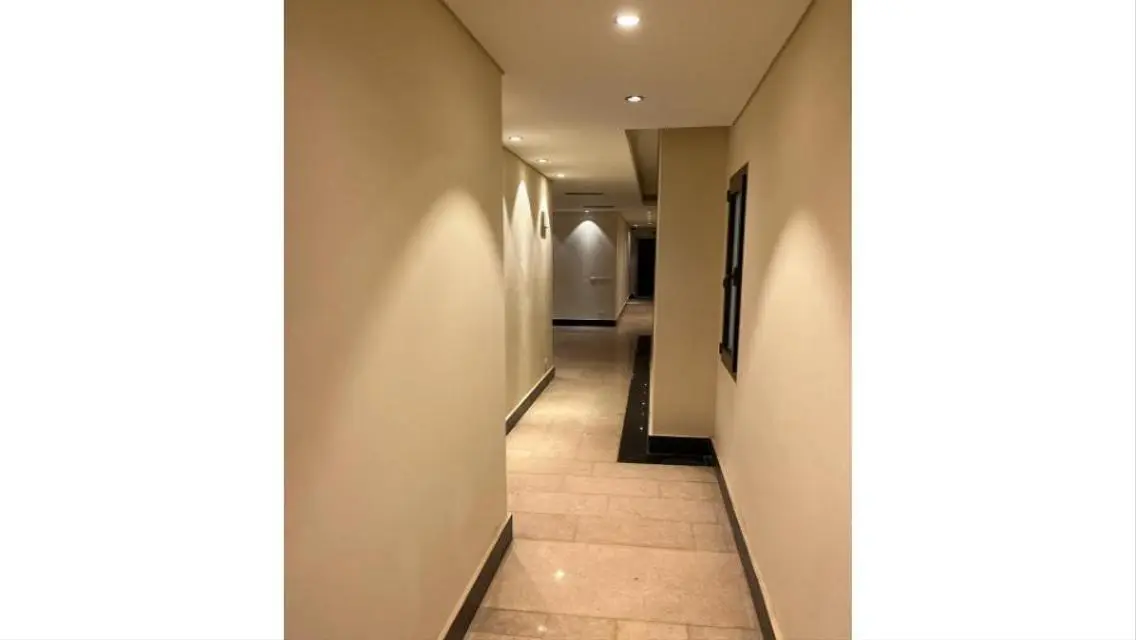 شقة فاخرة بمساحة واسعة للبيع