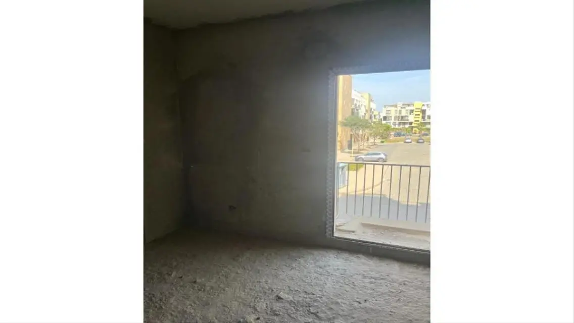 شقة فاخرة بمساحة واسعة للبيع