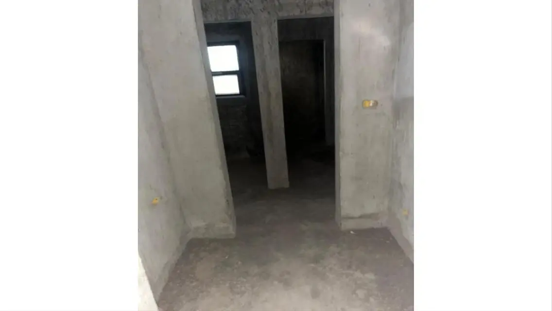 شقة فاخرة بمساحة واسعة للبيع