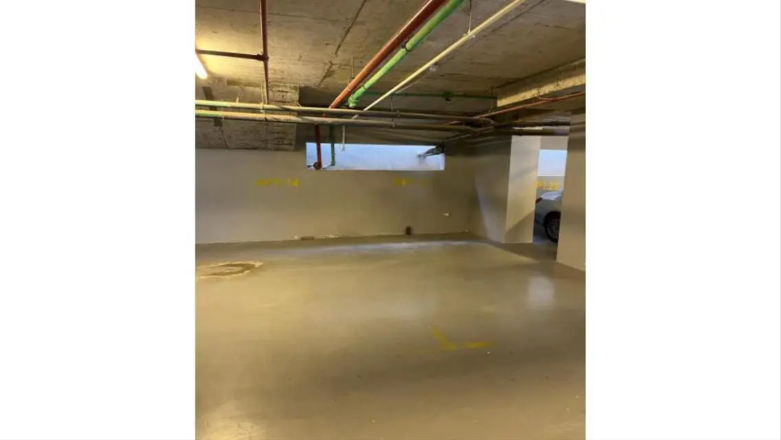 شقة فاخرة بمساحة واسعة للبيع