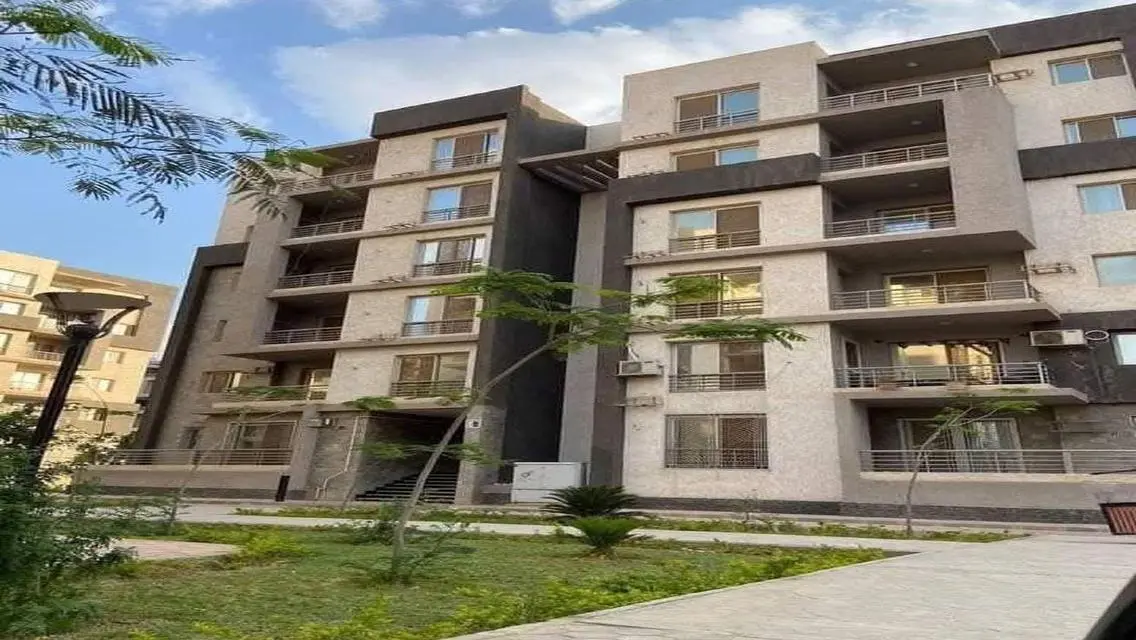 Luxury Apartment for Sale Overlooking Lakes
