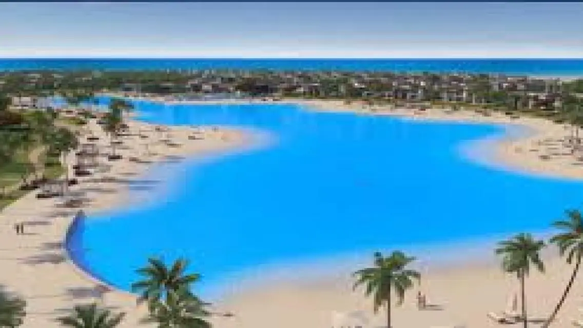 شقة فاخرة مطلة على البحيرات مع حديقة خاصة
