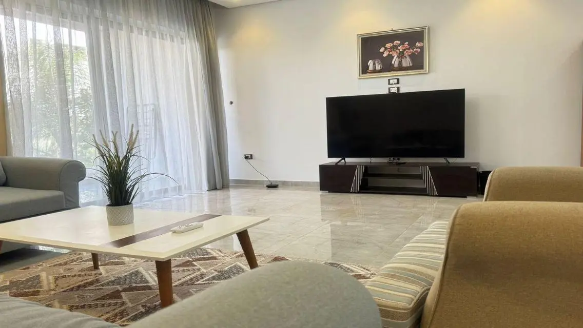 Modern Apartment with Lake View