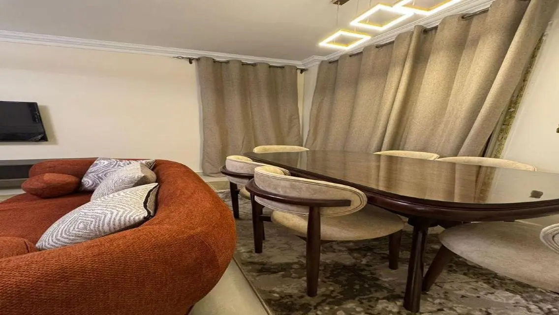 Luxury Apartment for Rent Overlooking Lakes