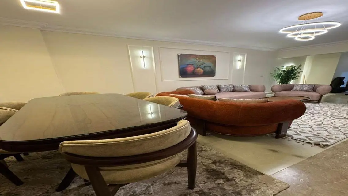 Luxury Apartment for Rent Overlooking Lakes